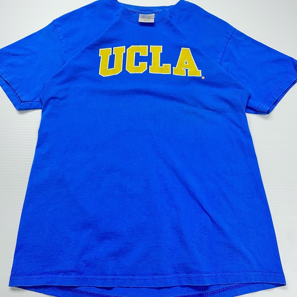 UCLA Cracked Spell-out Tee Size L